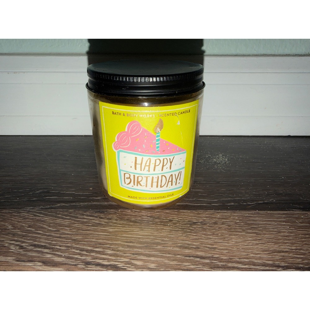 Bath and Body Works Scented Candle Buttercream Icing Happy Birthday